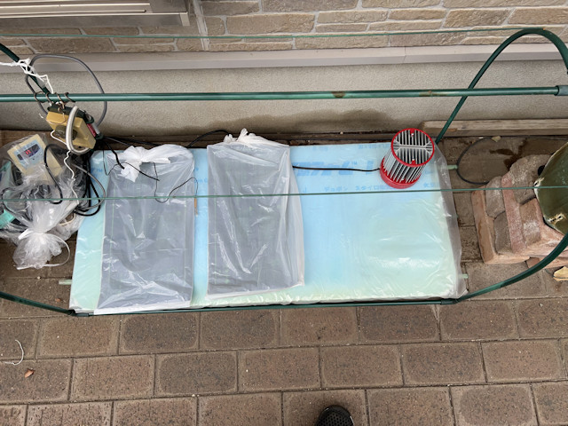 ビニール温室 加温機材 パネルヒーター ヒートマット 温度コントローラー